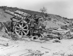 Later photograph of the same gun which had become war
trophy #123 painted on
the
barrel by the 13th Battalion. Trophy had disappeared from the Queant
park and 15th Battalion was
inquiring what happened to the gun they had captured. Final disposal was likely done based on what
the 13th Bn had added to the
gun barrel.