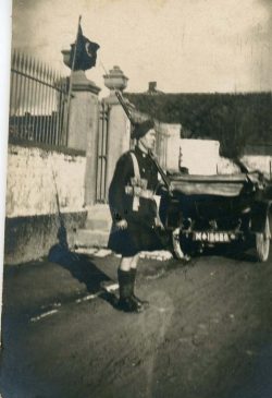 Unidentified
15th Bn sentry at Bn HQ Engelskirchen Germany 1919.