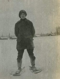 Lt
Geoffrey Heighington 48th Highlanders. Kapuskasing detention camp
Dec 1915