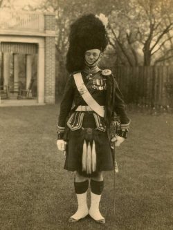 LtCol CE Bent in full dress to attend the Laying up of
Old Colours and Presentation of new Colours in Toronto, 15 May 1927.